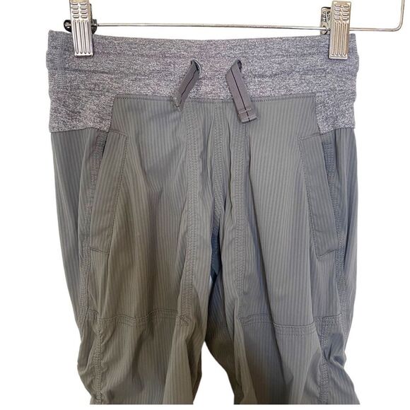 ivivva Live To Move Studio Crop Pants - Picture 5 of 9